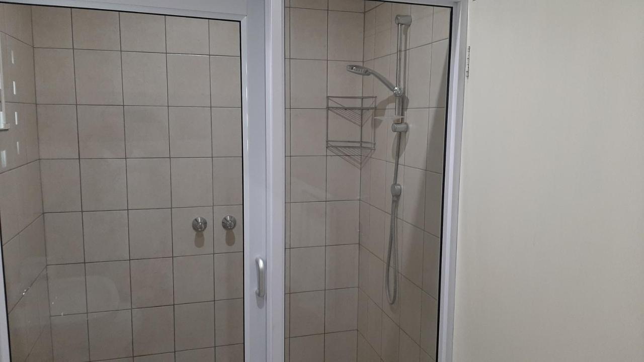 Feather Self Catering Accommodation Windhoek Ngoại thất bức ảnh